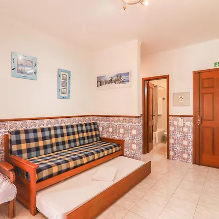 Apartamento Torre Sol 4º7,vista Mar,com Piscina Armação de Pêra